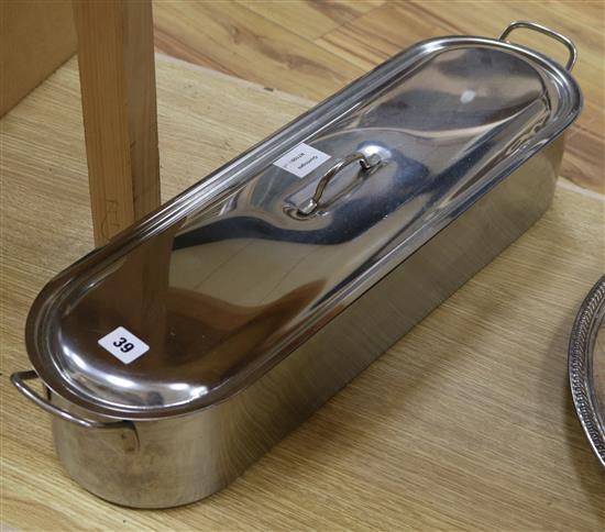 A stainless steel fish kettle and cover length 66cm